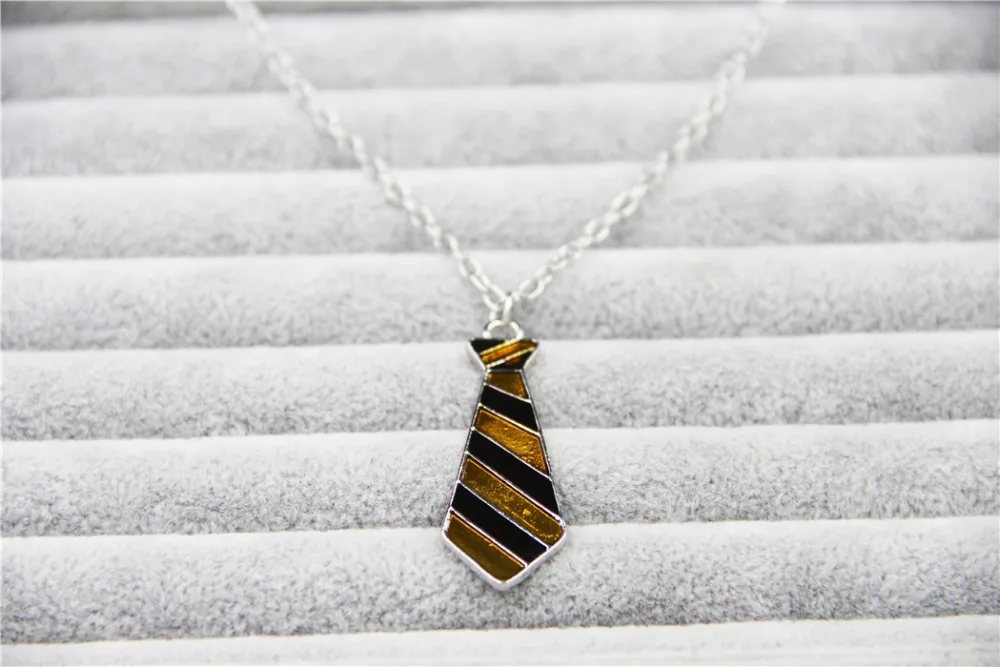

10pcs/lot Wholesale Fashion Jewelry Silver Charm Harry Potter Gryffindor Tie Necklace For Men And Women,original factory supply