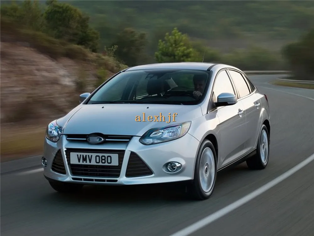 Ford-Focus_Sedan_2011