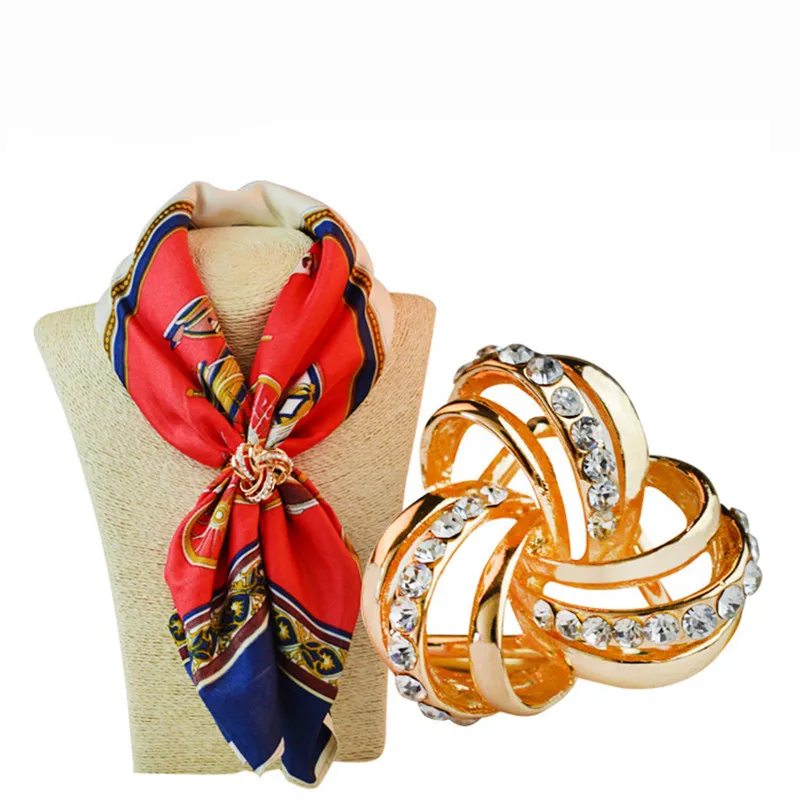 

2019New Trendy Elegant Scarf Buckle Brooch Hijab Pins Rhinestone Zinc Alloy Three Round Broches For Women Gift S0007