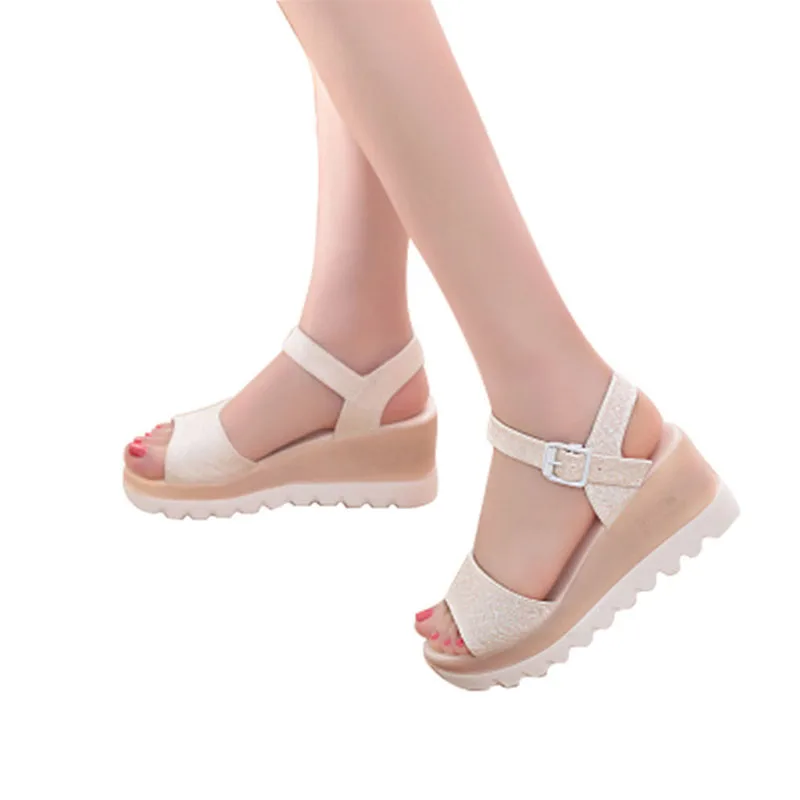 

Free shipping Sandals women 2018 Fashion summer new slope with flat students buckle sandals with the slope with women's shoes