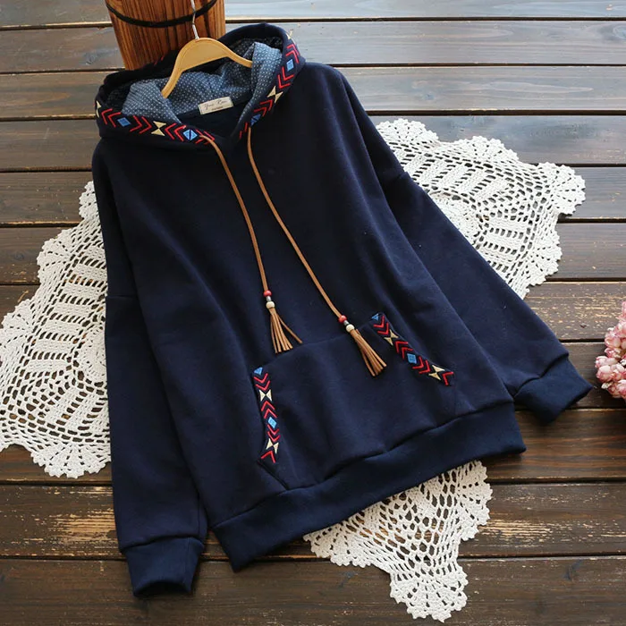 

Autumn Tassel Solid Cotton Velvet Hooded Hoodies Women Ethnic Geometric Embroidery Long Sleeve Sweet Front Pockets Hoodies T331