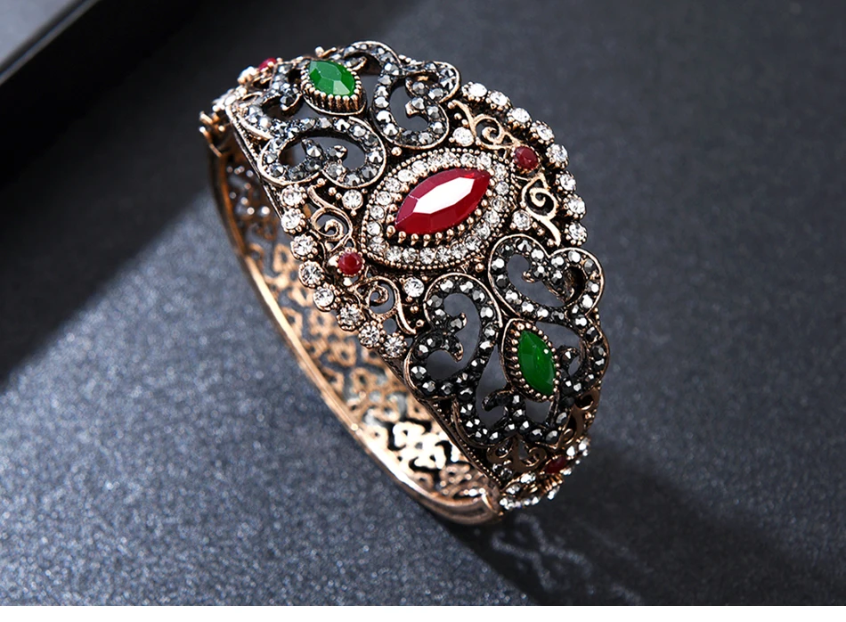 retro-cuff-bangle-for-women_04