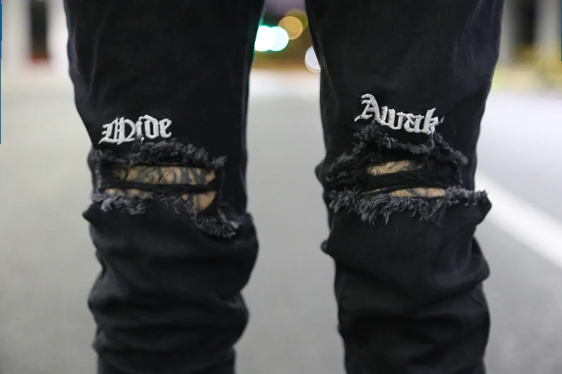 Beste Borduurwerk Knie Gescheurde Gat Jeans Voor Mannen Hip Hop Skinny Biker Vernietigd Afgeplakt Jeans Slim Fit Black Denim Broek 2018 nieuwe Jogger