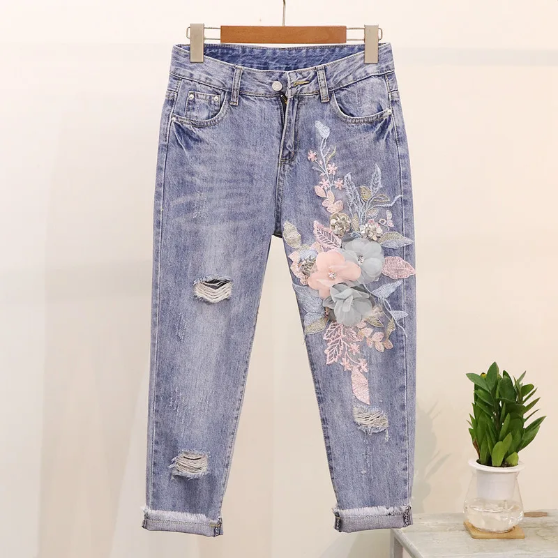 

Amolapha Women 3D Flower Cartoon Pattern Beading Sequined Washed Ripped Mid Calf Jeans Deinm Jean Pants