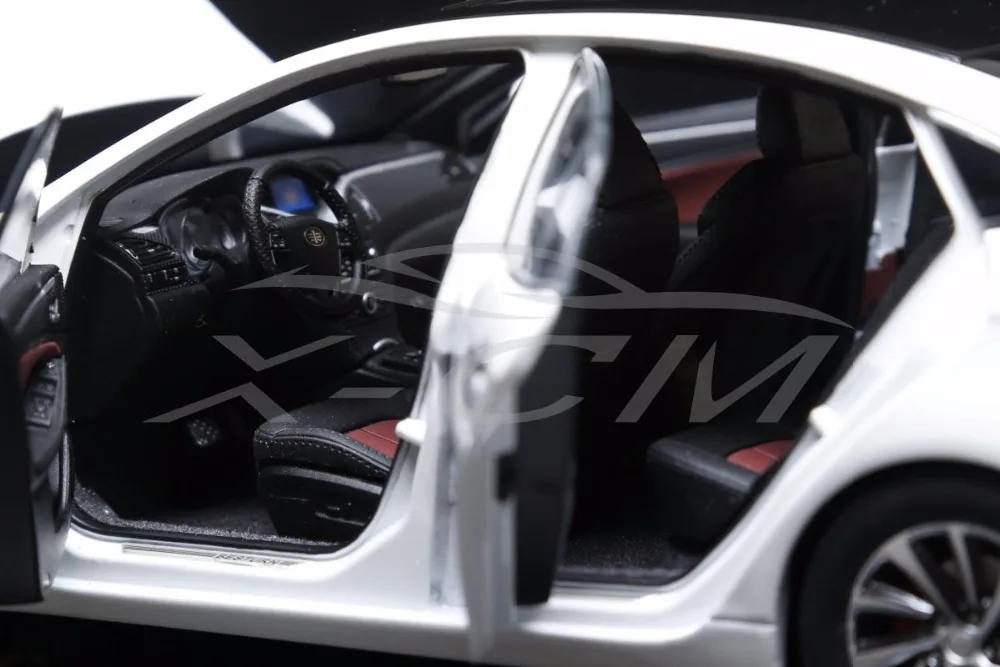 Литье под давлением модель автомобиля Benteng Besturn B70 спортивные RS 1:18 (белый) +