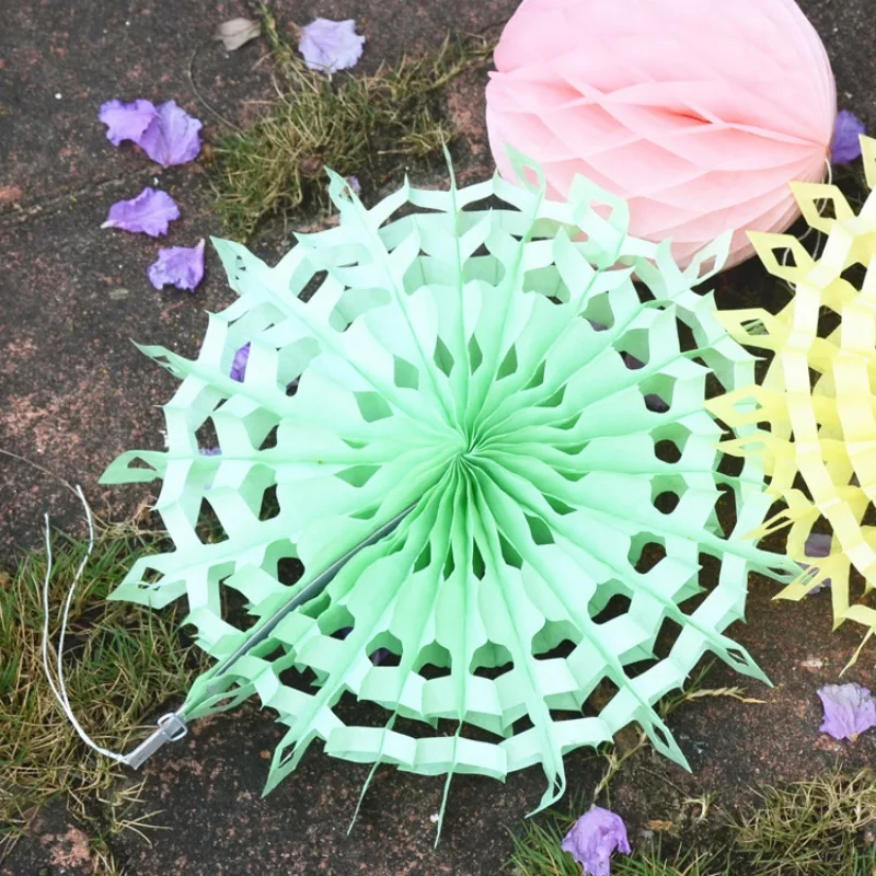 

5Pc/Pack Snowflake Hollow Paper Fans Pinweels Hanging For Kids Birthday Party Baby Shower Wedding Decoration