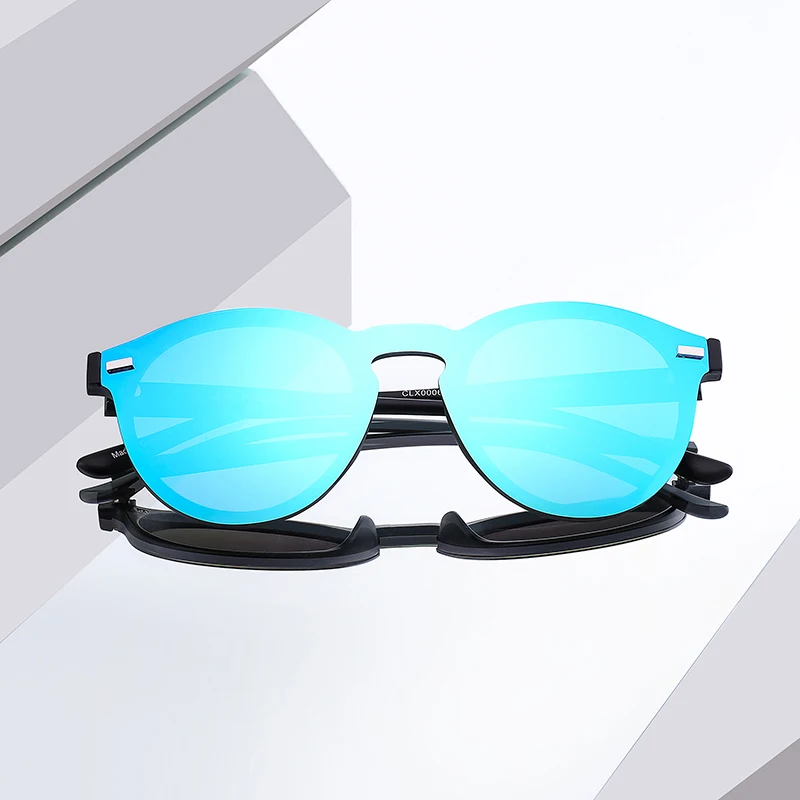 Óculos de sol feminino com lente espelhada