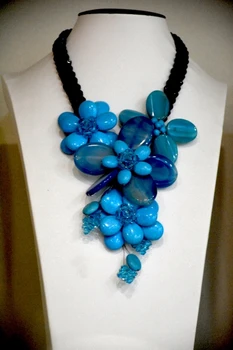 

New blue onyx and balck crystal blue howliate handmade flower necklace