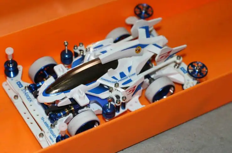 Съемка с гордой звездной подвеской tiiya Mini 4WD модель автомобиля 18641 ма
