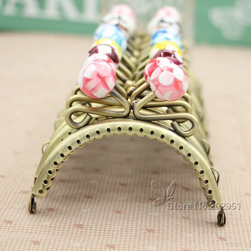 

20pcs 8.5 CM Antique bronze Coin metal Purse Frames 10 Color Candy Head Bag Kiss Clasp bagDIY Accessories