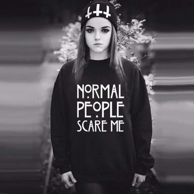 Толстовка с капюшоном и надписью Normal people scare me Женская Повседневная в стиле