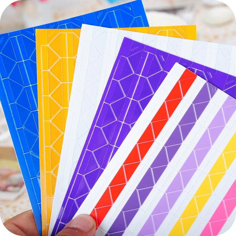 

204Pcs/2Sets DIY Scrapbook Paper Photo Albums Frame Picture Decoration Corner Stickers PVC(Random Color)
