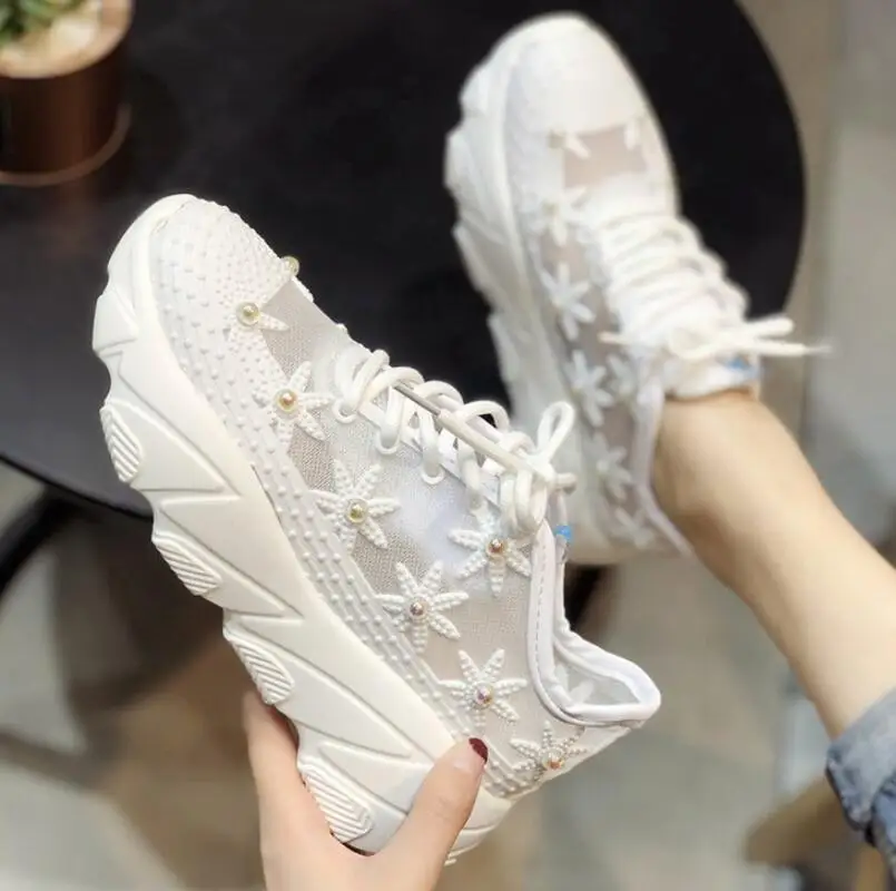 

2019 Spring Autumn Fashion Crystal Printing Women Casual Shoes Mesh Lace-up Comfortable Platform Shoes Women White Sneakers T569
