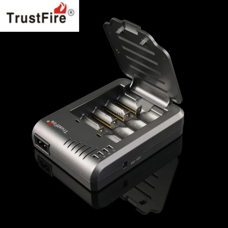 Trustfire Универсальное зарядное устройство TR 003 4P Литий ионный аккумулятор