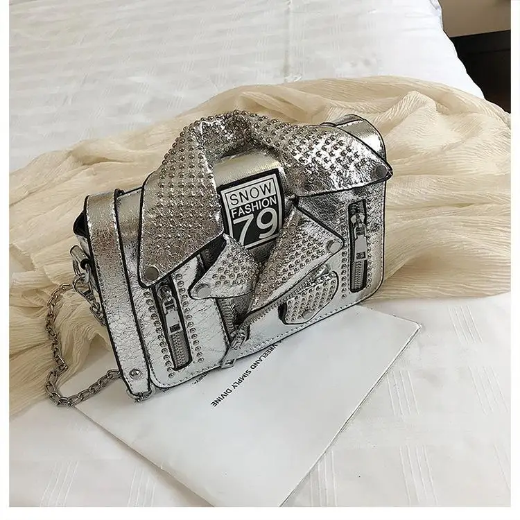 Окрашенный кожаный лазерный костюм маленькая квадратная сумка панк заклепки Одна сумка на плечо для женщин Мода серебро из ткани в форме сумка через плечо - Цвет: Серебристый