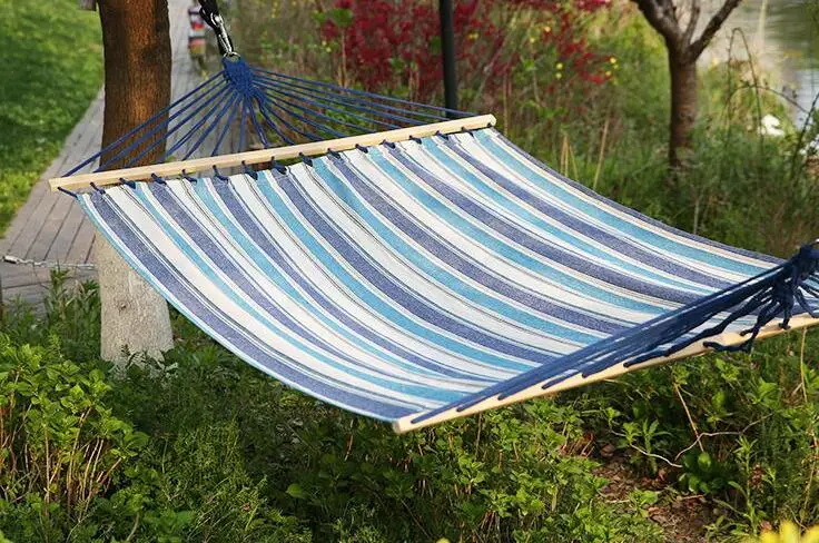 

2 Person Quilted Designs Fabric Hammock with Spreader Bars and Detachable Pillow Outdoor Hammock for Camping Travel Sleeping