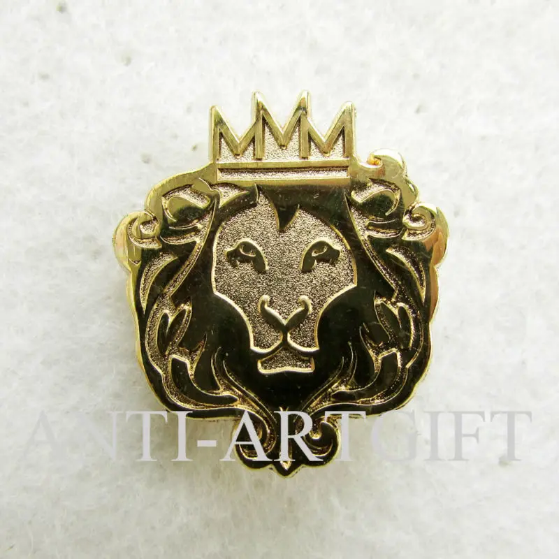 

Lion Lapel Pin High Polished Gold Metal with Safty pin on back