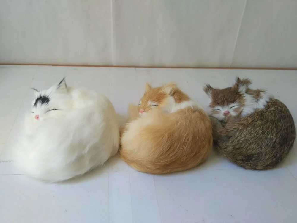 

Модель спящего кота, из пластика и пуха, ручная работа, около 12x10 см, 1475
