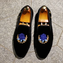 British Style Black Velvet Casual Shoes for men Flats Slip on Casual Shoes Fashion New 2018 Handmade Leisure Shoes Embroidery