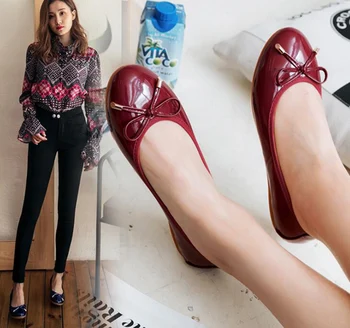

Shallow Mouth Shoes Female Low Heel New Spring Bow Paint Leather Round Head Red Wedding Shoes Large Size Beef Tendon Bottom