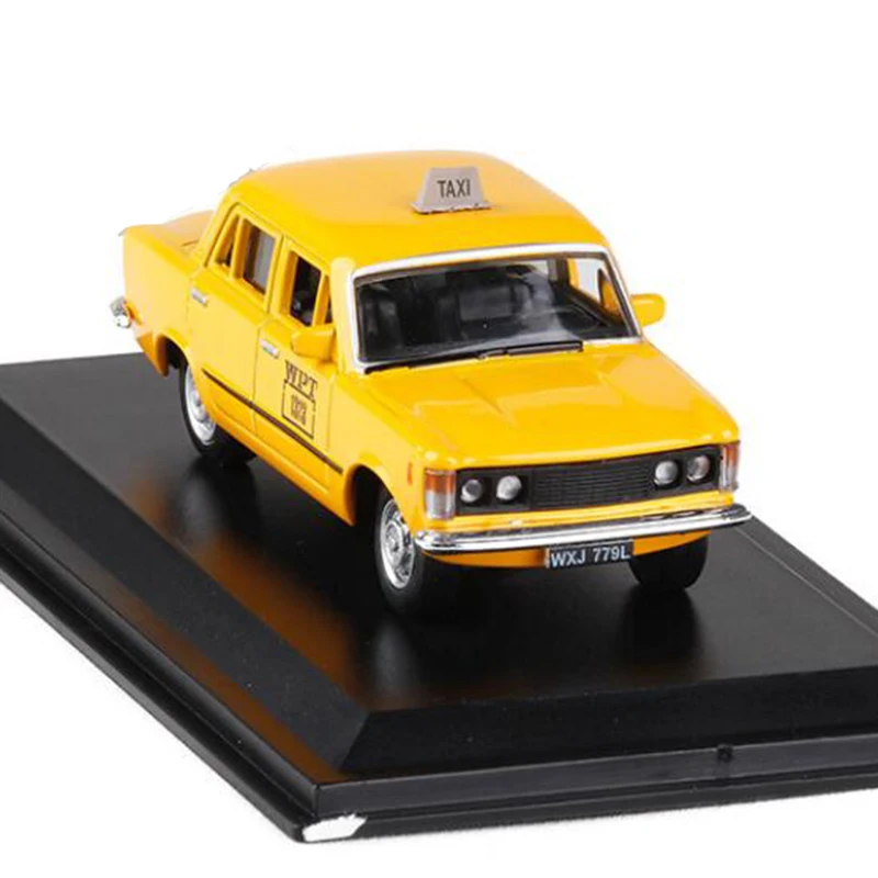 

Yellow Color 1:43 Scale Metal Alloy Classic FIAT 125P Varsavia 1980 Cab Taxi Car Model Diecast Vehicles Toy F Collect Decoration