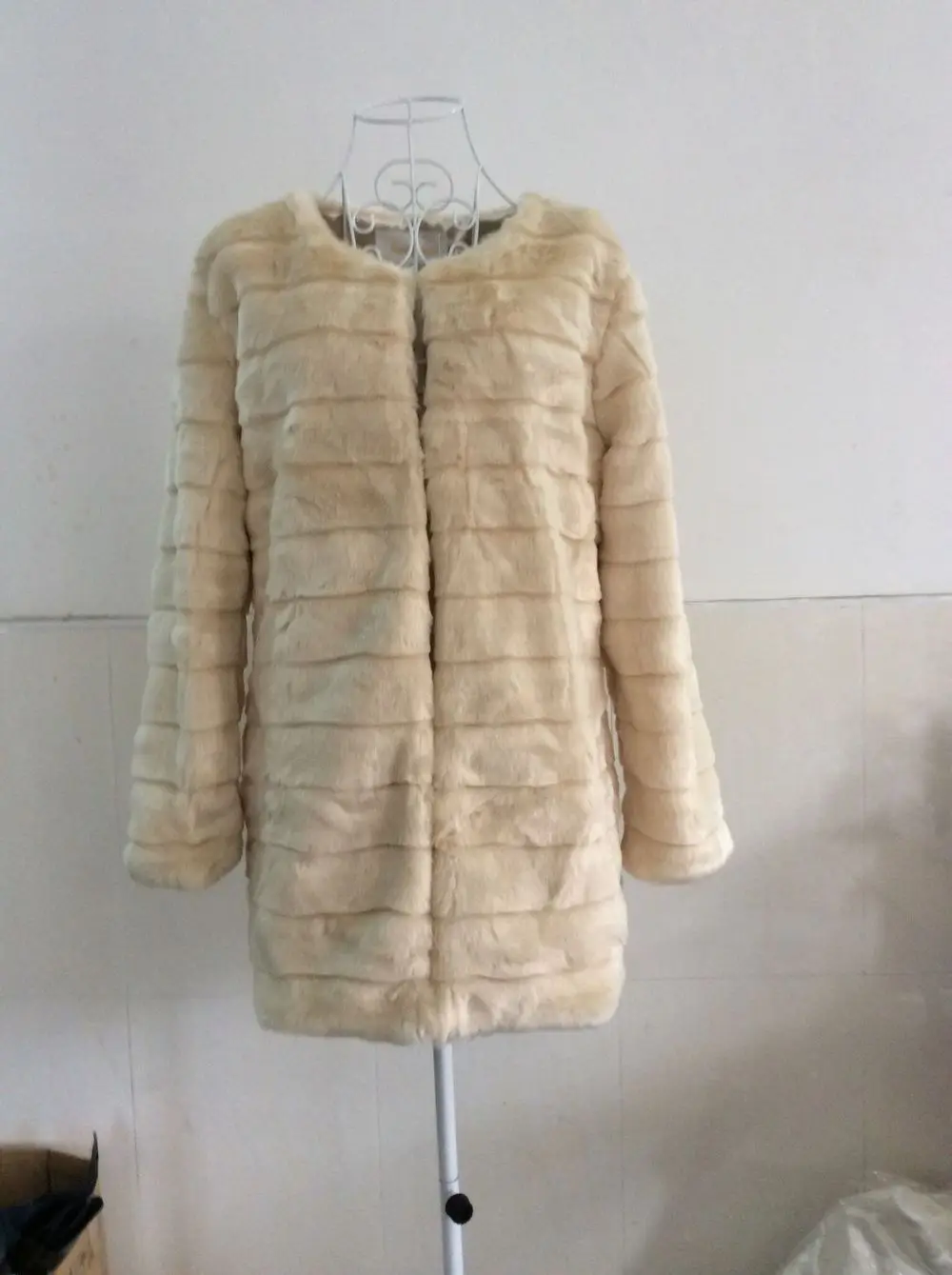 Faux fur jacket Hot Plus Size XL XXL XXXL 4XL 5XL 6XL Winter Furry White Faux Fur Coats Luxury Fake Fur Coats For Women