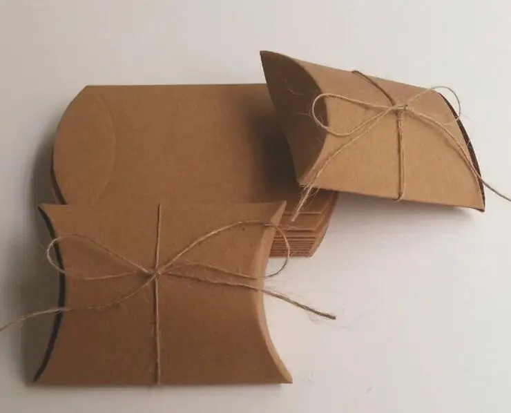 

50pcs 9*7*2.5cm Brown Kraft Paper Pillow Box +hemp Rope For Candy/food/wedding/jewelry Gift Box Packaging Display Boxes