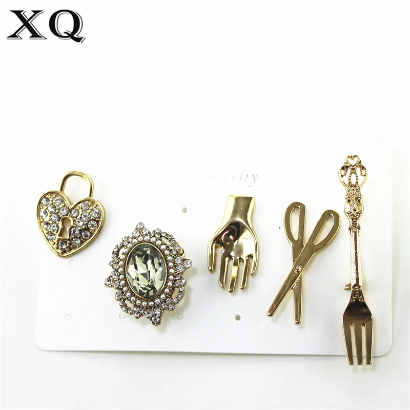 

XQ fashion new zinc alloy exquisite brooch daily necessities tableware fork scissors jewelry for boys and girls accessories