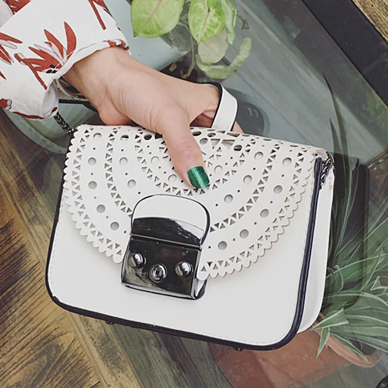 

Beaocly 2018 New Vintage Women Chain Messenger Bag Hollow Out Cover Small Flap Fashion Women Shoulder Crossbody Bags Bolsa