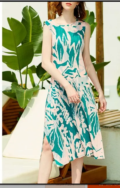

HOT SELLING Miyake fold o-neck print dress the sleeveless dig A-Line dress IN STOCK