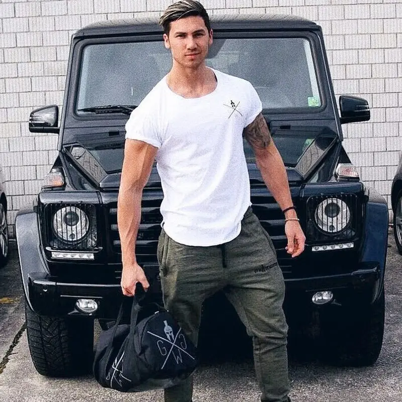 8792431197_447170321