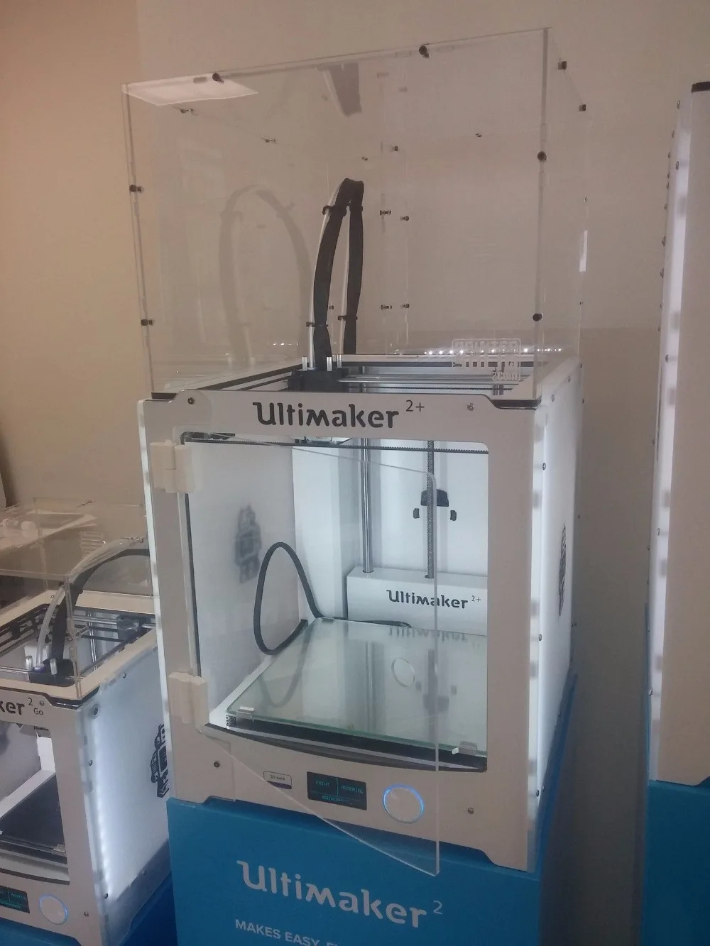 Ultimaker 2, 2 + 3d printer safety enclosure acrylic kit parts, heat preservation(not including the 3d printer)