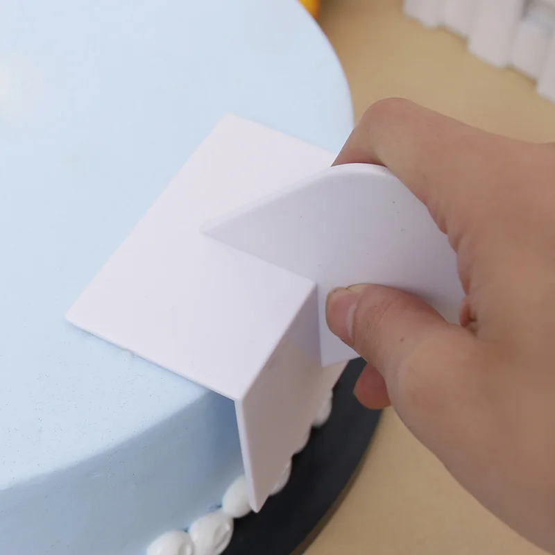 

Multi-lateral Right-angled Side Curved Plastic Screeder Fondant Cake Mold Plastic Baking Mold Tool for Cake Decoration