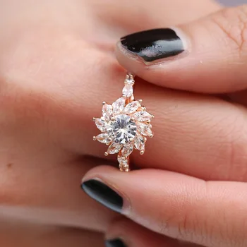 

HUITAN New Sunflower Design Rose Gold Color Ring For women Trendy Female Accessories For Party With AAA CZ Stone Gift For Girls