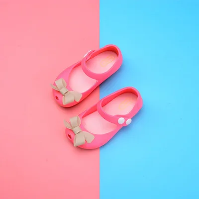 Детская обувь; Новинка года; летняя модная мягкая прозрачная обувь для девочек; сандалии из пвх на пуговицах с изображением милой Минни-бабочки - Цвет: Прозрачный