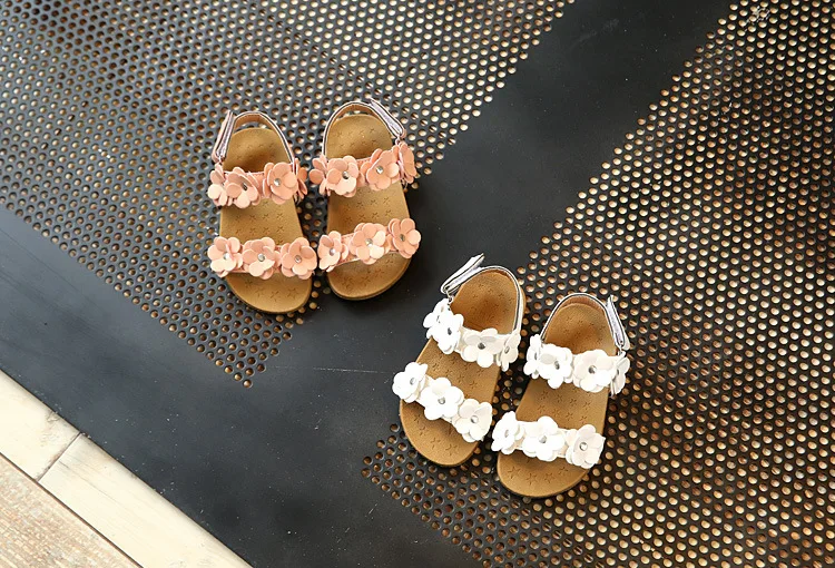 2022 New Summer Children Sandals for Girls Soft Leather Flowers Princess Girl Shoes Kids Beach Sandals Baby Toddler Shoes CSH369 children's shoes for adults