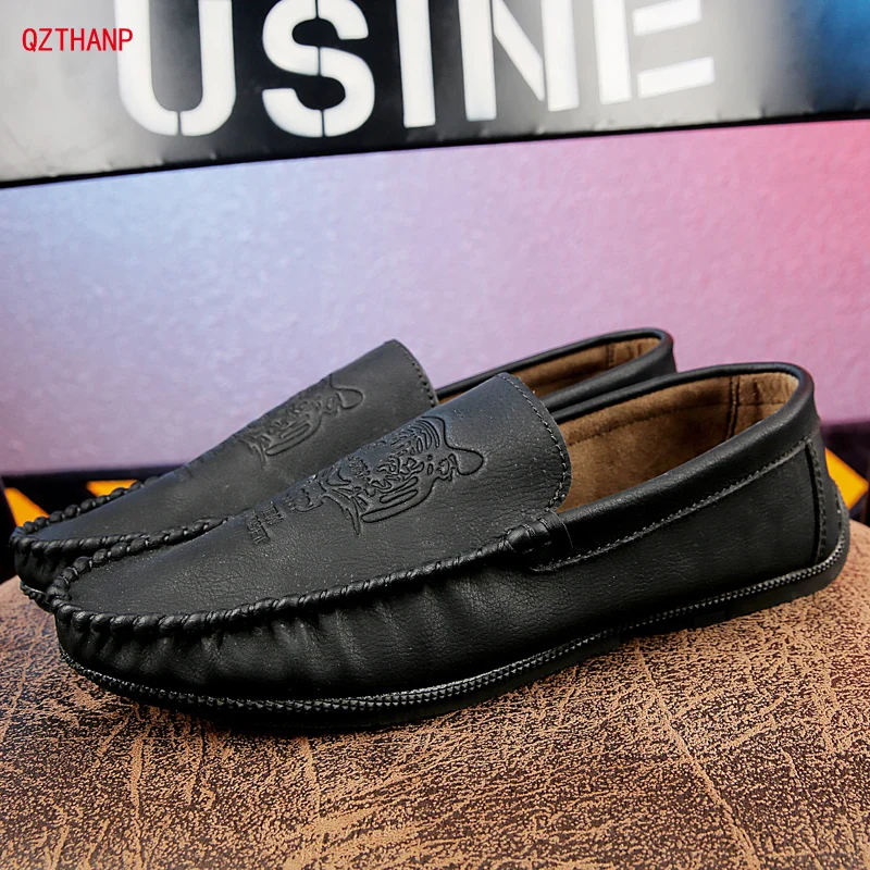 Летняя Мужская Дизайнерская обувь; лоферы; повседневная мужская обувь для вождения из высококачественной кожи; дышащая удобная обувь без застежки из мягкой искусственной кожи - Цвет: Black