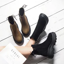 SWYIVY/Ботинки martin; женские осенне-зимние Бархатные ботинки в стиле ретро на шнуровке сзади; женская теплая зимняя повседневная обувь на платформе; ботинки; коллекция года