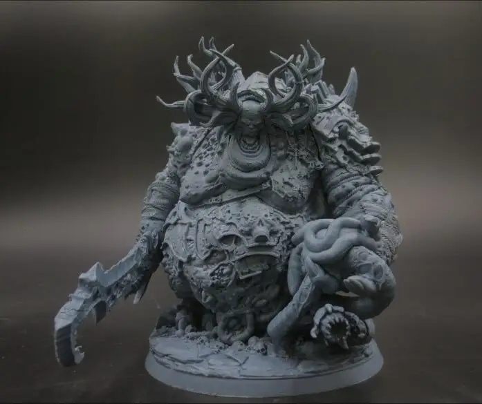Набор моделей из смолы King of Ruin (считайте что он отличный нечистый) в разобранном