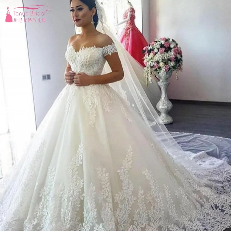 

Luxury Vintage Lace Applique Cathedral Train Wedding Dresses Dubai Arabic Off-shoulder Princess Modest Bridal Dress Gown JQ184