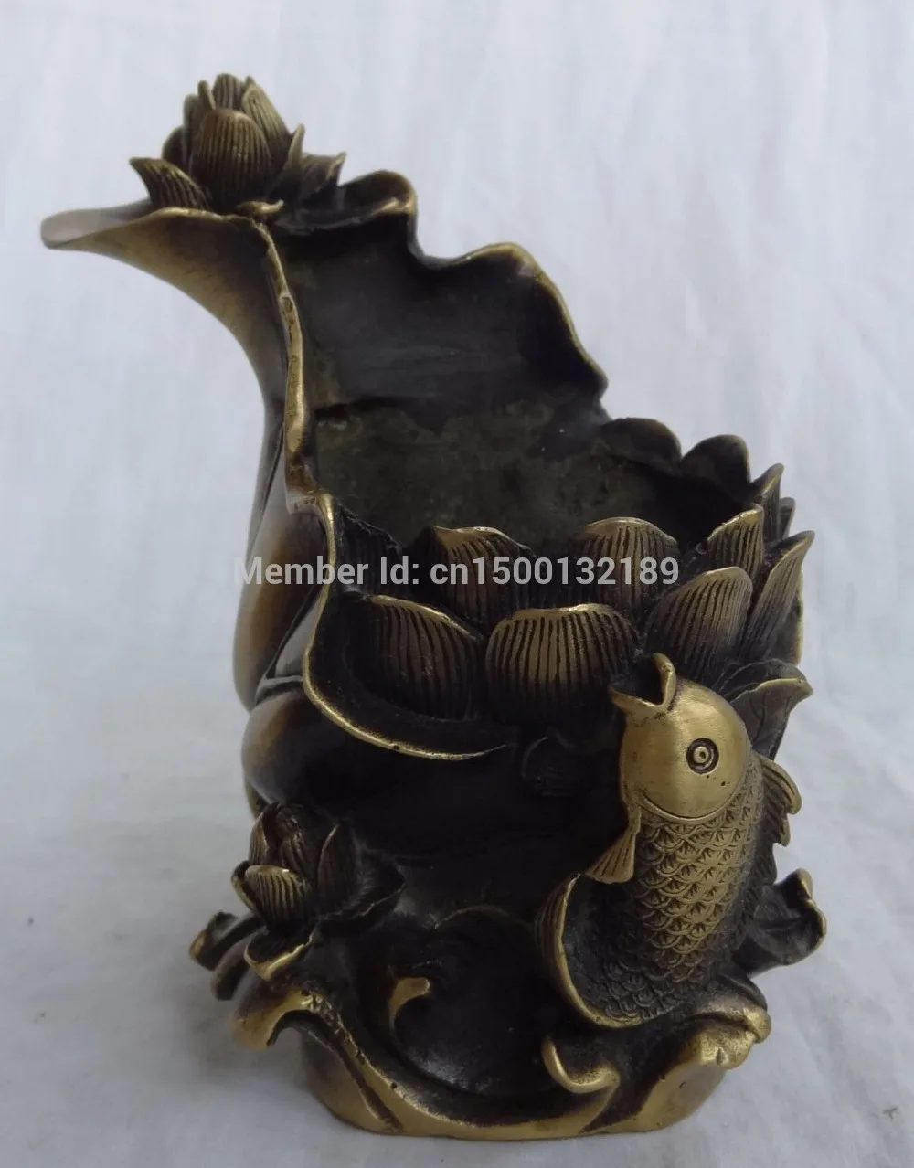 

xd 0034 Chinese Bronze Wealth Coin Lotus Leaf Fish Vase Statue Pen Container Brush Pot