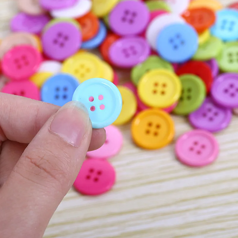 100 pièces Mini boutons en plastique enfants bricolage artisanat jouets pour enfants éducatif Scrapbooking jouet couture bouton bébé filles cadeau (lot de 100)