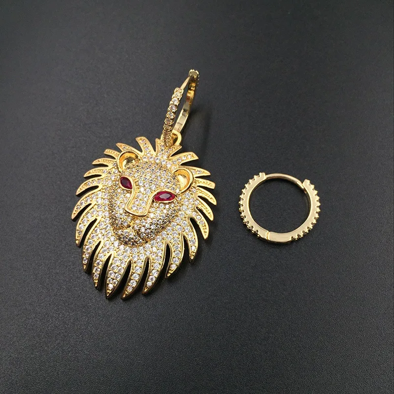 

Rhinestone Gold Lion Head Earrings Retro Hipster Luxury High-grade Micro-inlaid Zircon Asymmetrical Lion Monaco Earrings S925