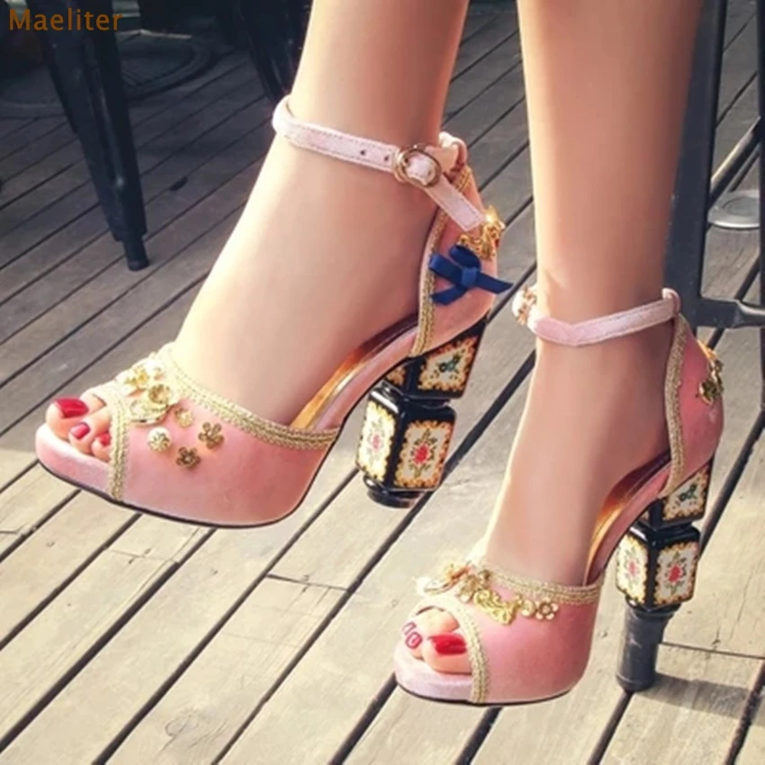 scarpe rosa eleganti