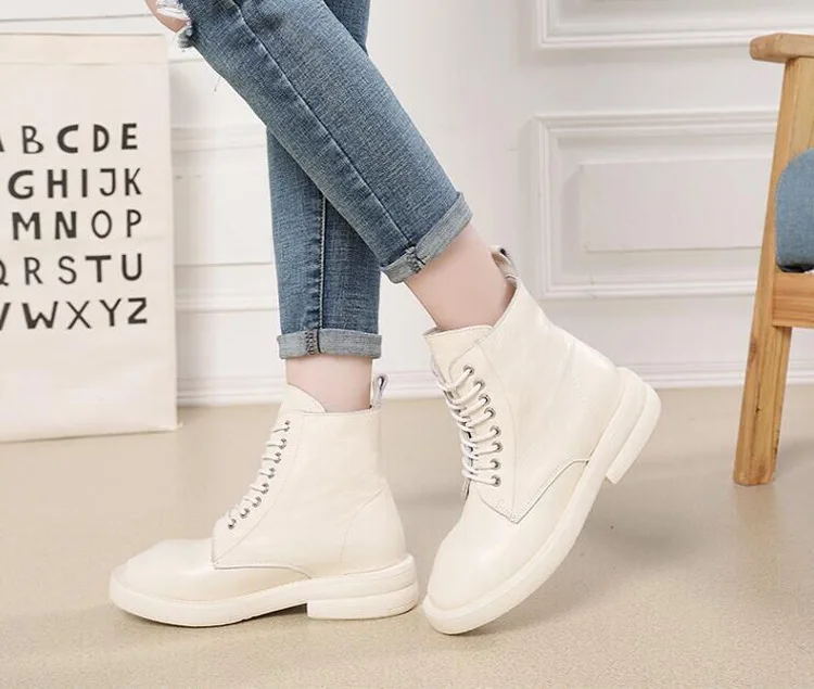 Martin Shoes Women's Round Head Thick Bottom Non-slip Natural Leather Hong Kong Version Duck Head Winter New Women's Shoes Martin Shoes Women's Round Head Thick Bottom Non-slip Natural Leather Hong Kong Version Duck Head Winter New Women's Shoes