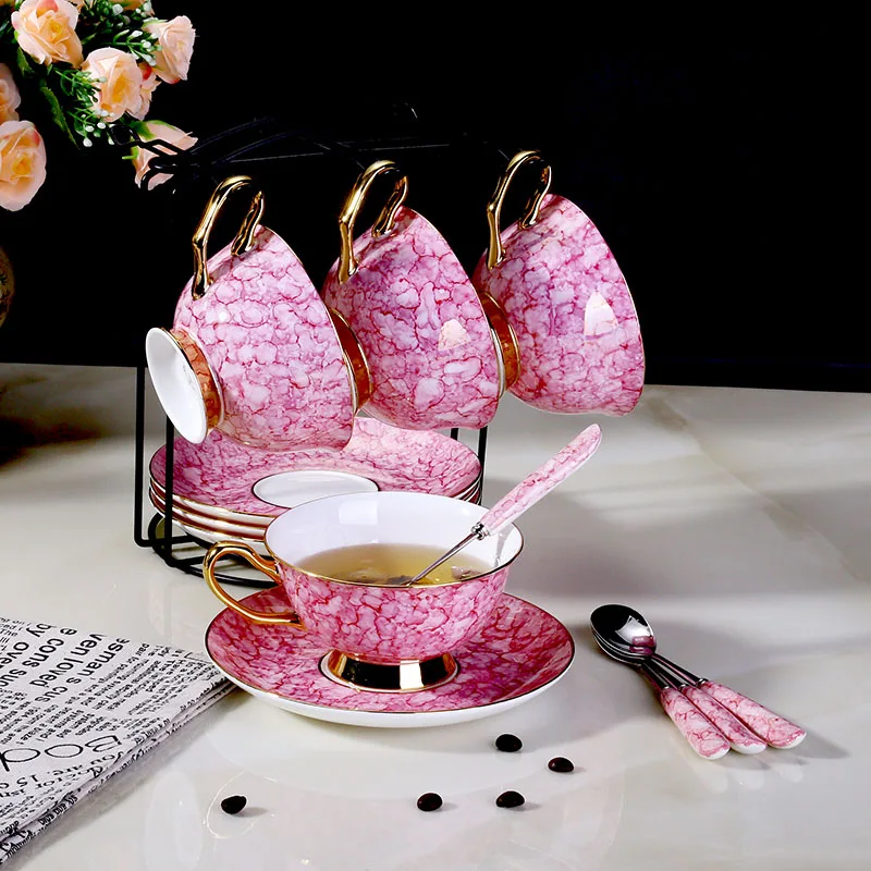 Набор кофейных чашек в европейском стиле, роскошные розовые чайные чашки из костяного фарфора и блюдца, вечерние чайные чашки для дома, свадьбы, питья - Цвет: 4piece set
