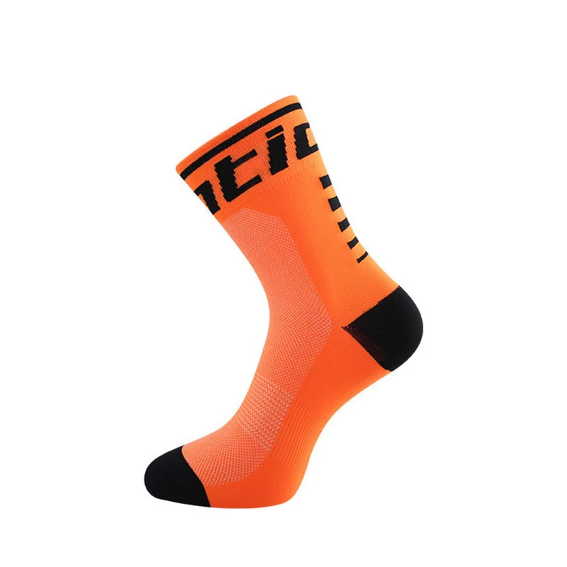 Santic велосипедные носки мужские профессиональные кроссовки спортивные носки баскетбольные Для женщин шоссейного велосипеда велосипедные носки Calcetines Ciclismo - Цвет: Оранжевый