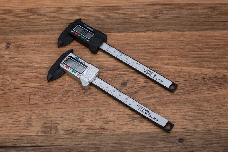 

100mm Digital Vernier Caliper 4inch Electronic LCD Plastic Caliper Gauge Micrometer Ruler Carbon Fiber Micrometer Measuring Tool