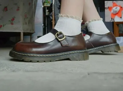 WHOHOLL/Женская обувь на плоской подошве; Повседневная обувь в британском стиле из натуральной кожи; Цвет черный, коричневый; обувь с круглым носком и пряжкой на ремешке; консервативная форма; туфли горничной