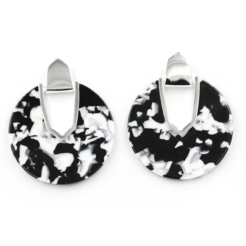 

New Arrival Black White Classic Color Acetate Disc Stud Earrings Abalone Stud Earrings Women Fashion Jewelry Wholesale